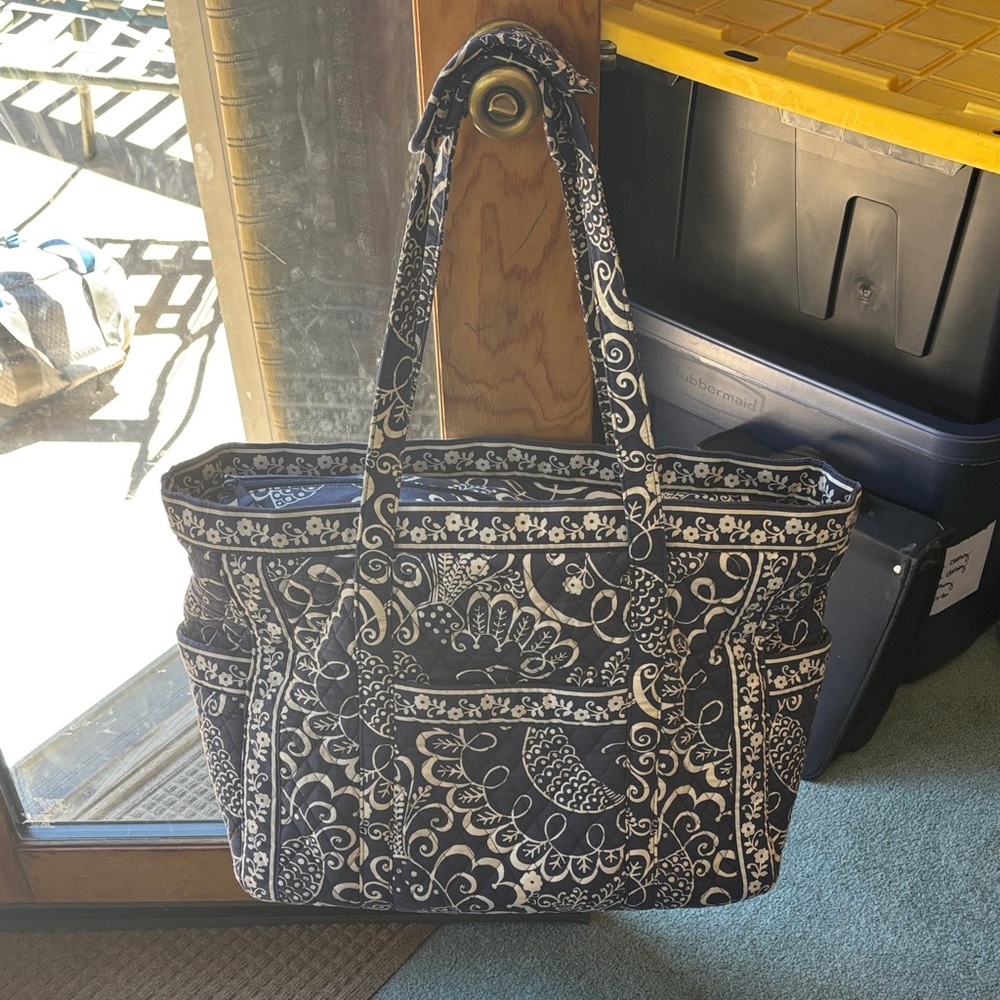 Vera Bradley zip duffle/ tote bag